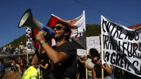 Nationwide Strikes Begin Opposing Budget Cuts