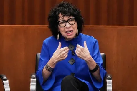 Supreme Court Judge Questions Whether Americans Grasp the Distinction Between Leaders and Kings
